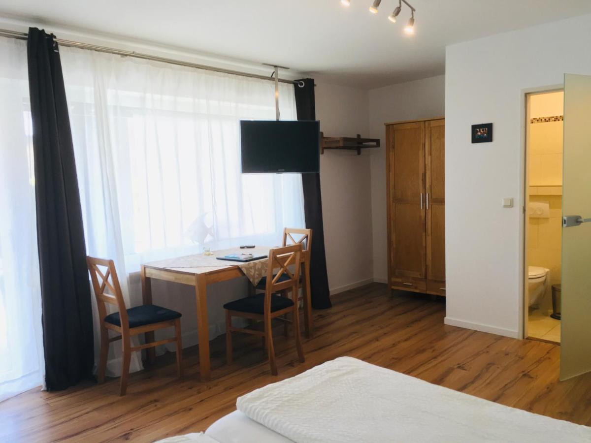 Gaestehaus Sommertal Mit Pool Im Garten, Eigener Parkplatz, 800M Zum Bodensee, 300M Zur Altstadt Meersburg Zewnętrze zdjęcie