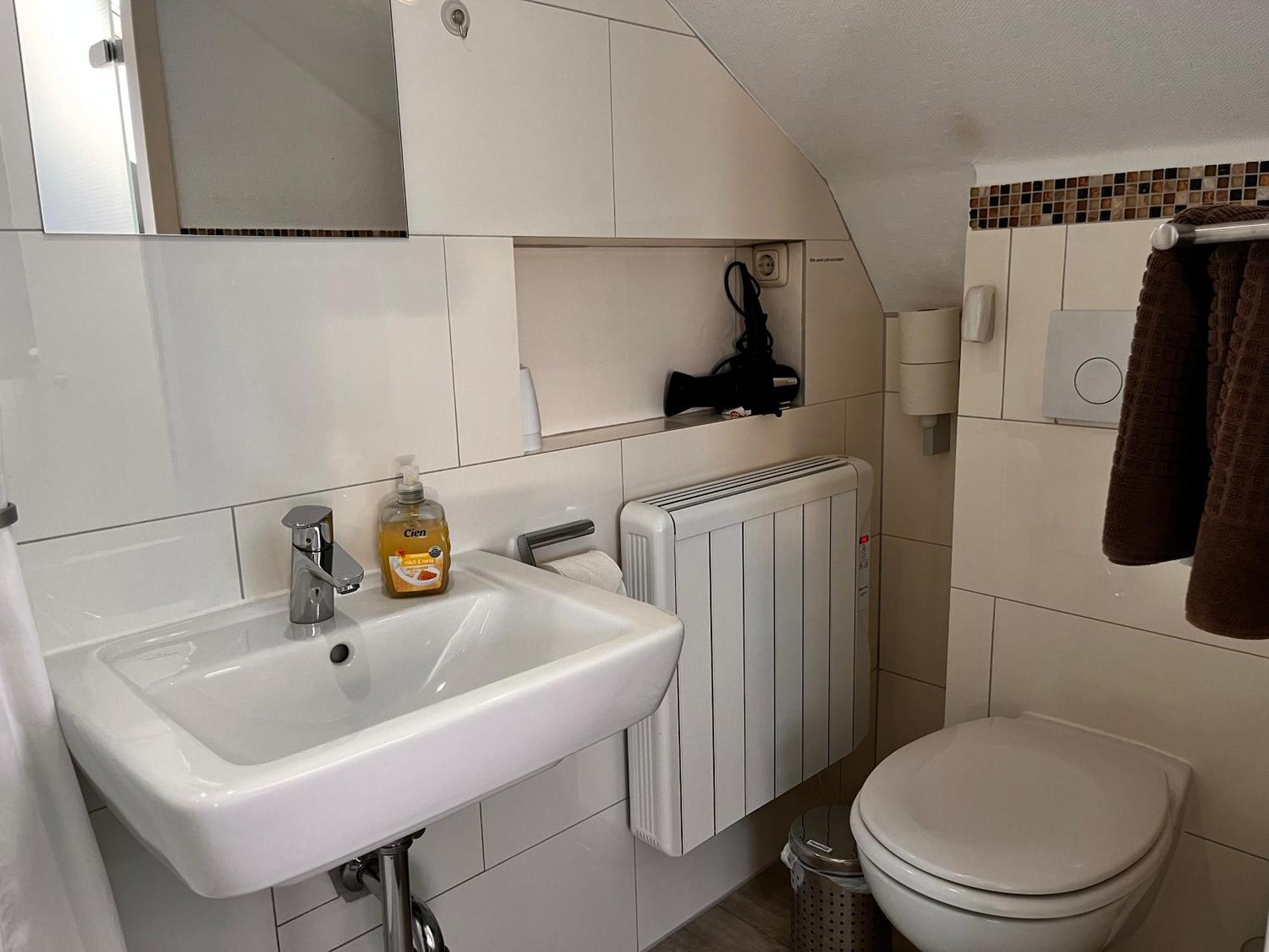 Gaestehaus Sommertal Mit Pool Im Garten, Eigener Parkplatz, 800M Zum Bodensee, 300M Zur Altstadt Meersburg Zewnętrze zdjęcie