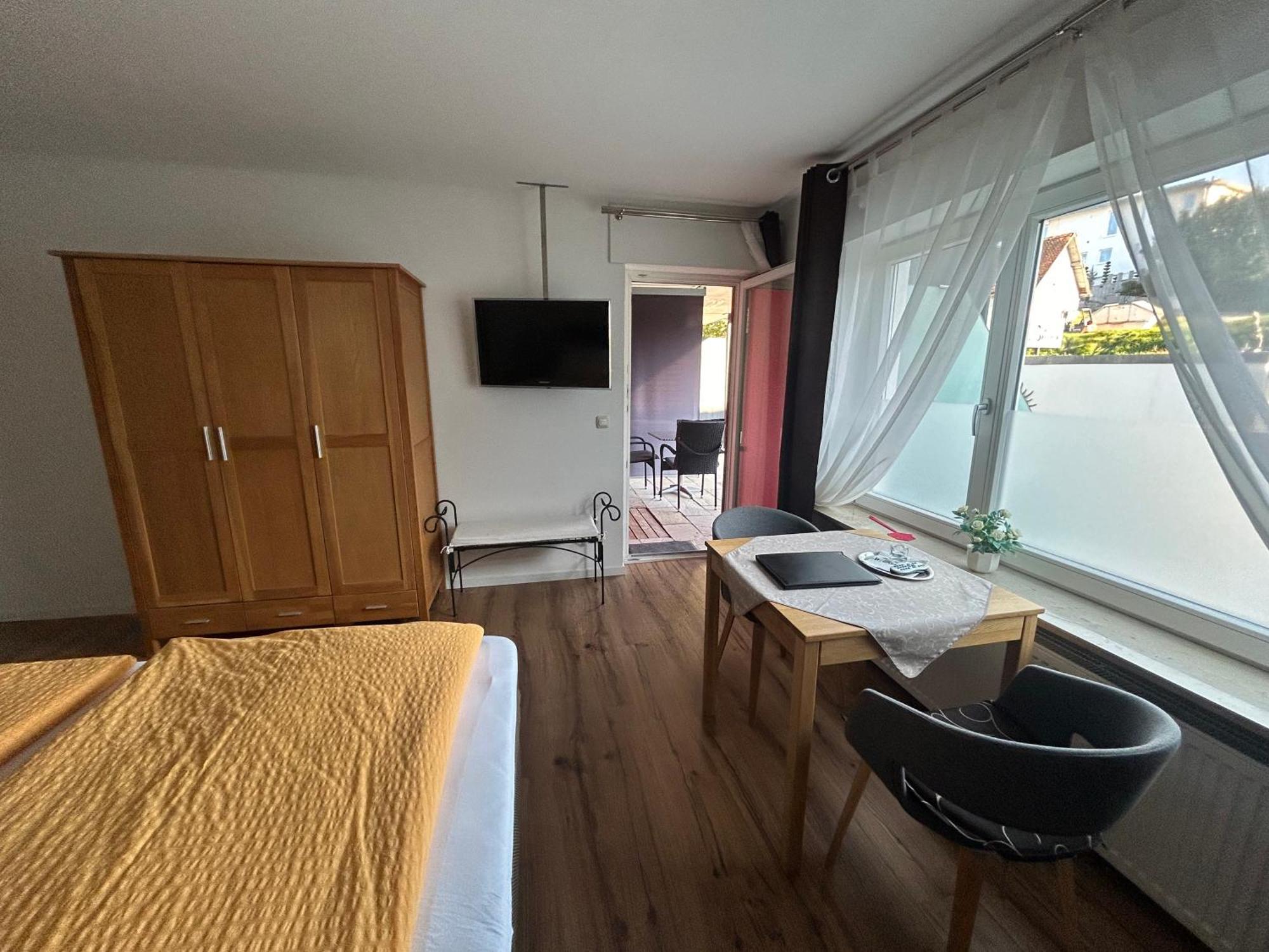 Gaestehaus Sommertal Mit Pool Im Garten, Eigener Parkplatz, 800M Zum Bodensee, 300M Zur Altstadt Meersburg Zewnętrze zdjęcie