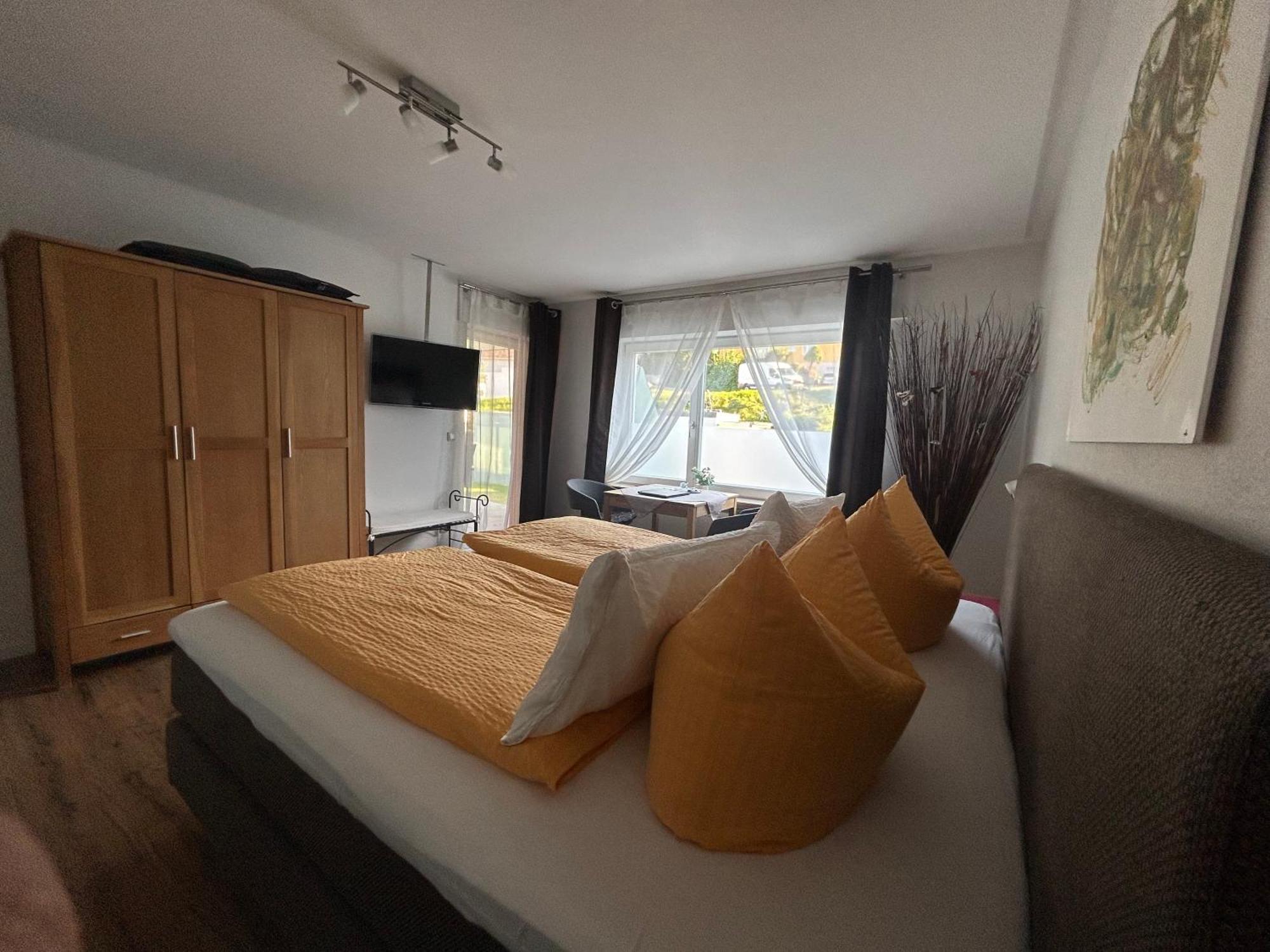 Gaestehaus Sommertal Mit Pool Im Garten, Eigener Parkplatz, 800M Zum Bodensee, 300M Zur Altstadt Meersburg Pokój zdjęcie